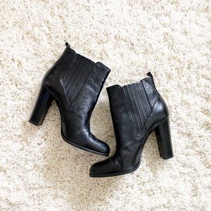 nine west crimson booties